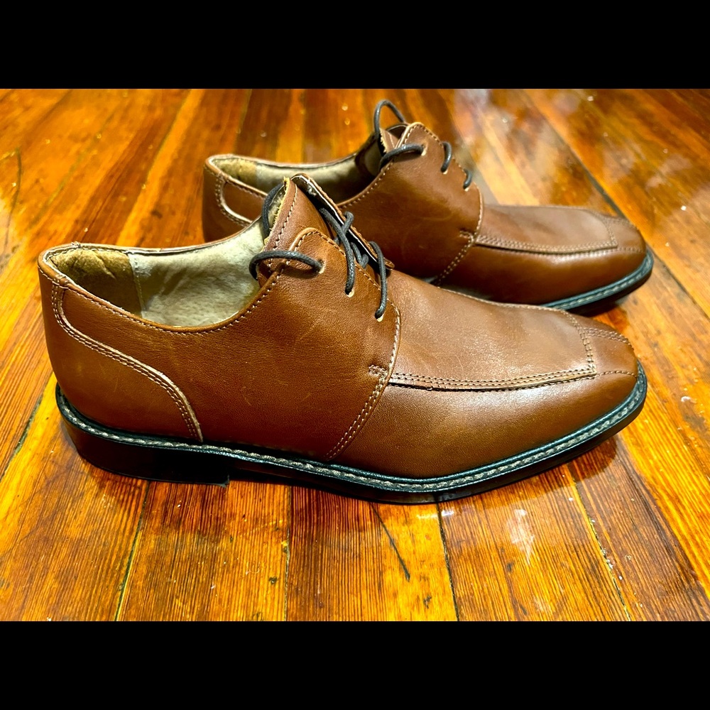 Size 6 Florsheim Dress Shoes